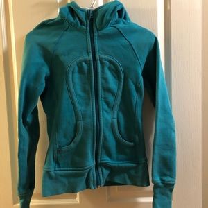 Like new Lulu lemon sweater